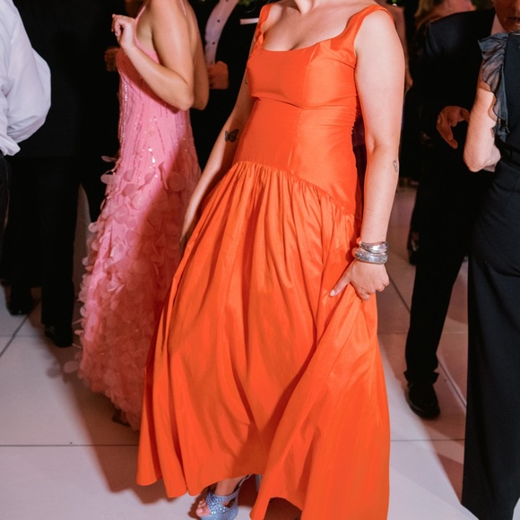 Hutch Ridge Gown - Picture 6 of 6